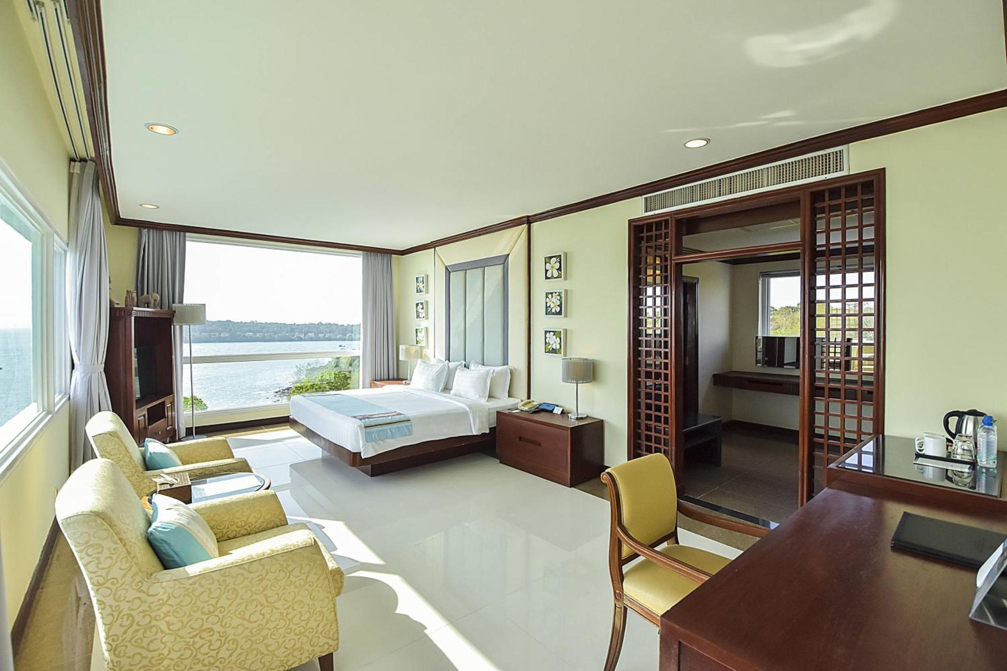 Independence Hotel Resort & Spa Sihanoukville Exterior photo